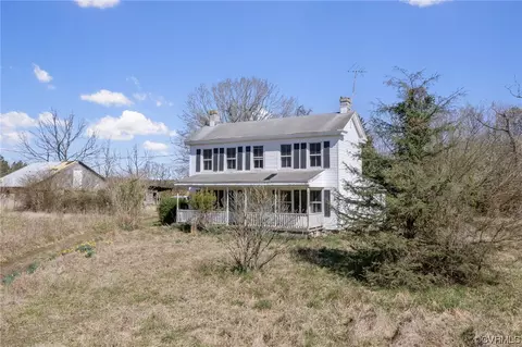 8695 Cheers Ln, Disputanta, VA 23842