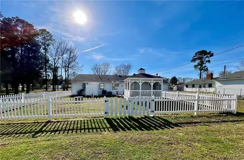 300 Tideview Rd, Dunnsville, VA 22454