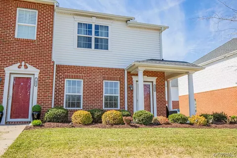 7433 Pebble Lake Dr, Mechanicsville, VA 23111