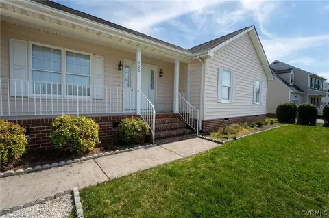 206 Pecan Tree Ter, Colonial Heights, VA 23834
