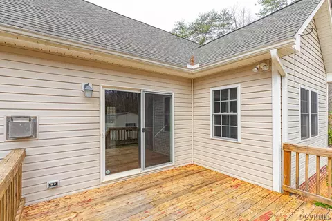 Exterior - 962 Buckner Rd, Bumpass, VA 23024 photo 4 of 8