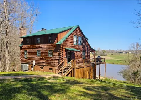 14941 Mills Ct, Amelia Court House, VA 23002