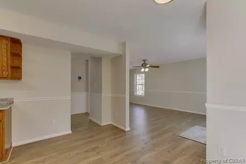 8295 Kitchener Dr, Gloucester, VA 23061 photo 14