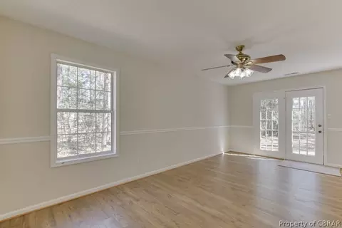 8295 Kitchener Dr, Gloucester, VA 23061 photo 7