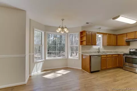 8295 Kitchener Dr, Gloucester, VA 23061 photo 12