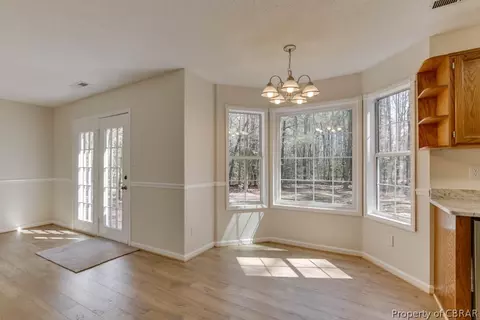 8295 Kitchener Dr, Gloucester, VA 23061 photo 13