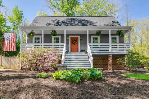7137 Full Rack Dr, Midlothian, VA 23112
