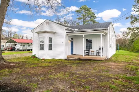 114 Mclean St, Burkeville, VA 23922