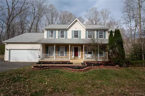 68 Coakley Ln, Fredericksburg, VA 22406