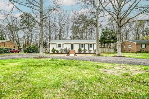 10225 W Huguenot Rd, North Chesterfield, VA 23235