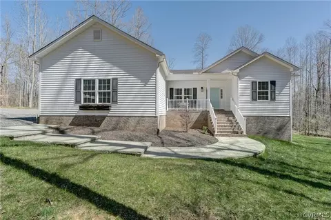 10021 Misty Oaks Ln, Amelia, VA 23002