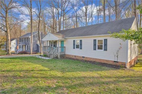 Exterior - 7108 Deer Thicket Dr, Midlothian, VA 23112 photo 10 of 12