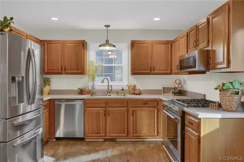 Kitchen - 7108 Deer Thicket Dr, Midlothian, VA 23112 photo 2 of 6