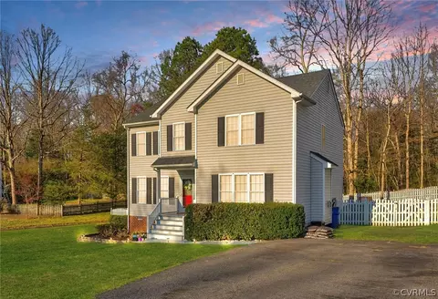5804 Meadowood Ln, North Chesterfield, VA 23237