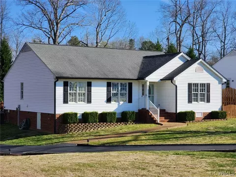 7502 Fairway Ridge Dr, Quinton, VA 23141