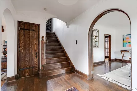 Entry Way - 4300 Stuart Ave, Richmond, VA 23221 photo 1 of 10
