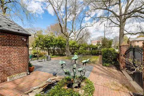 Exterior - 4300 Stuart Ave, Richmond, VA 23221 photo 5 of 9