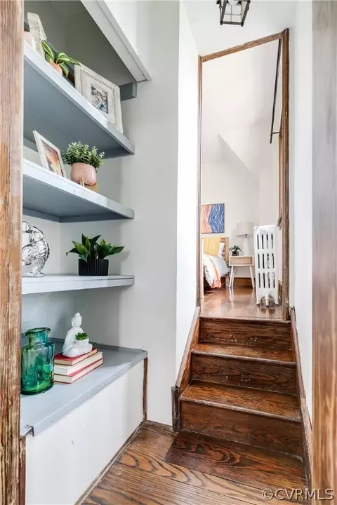 Entry Way - 4300 Stuart Ave, Richmond, VA 23221 photo 10 of 10