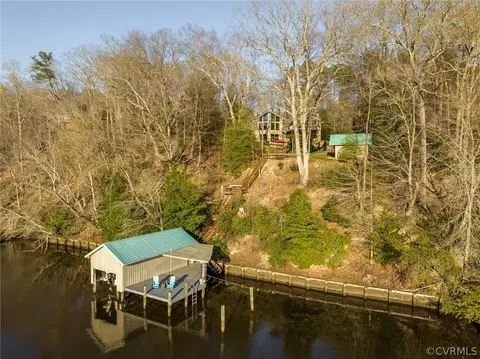 View/Area - 820 Colony Trl, Lanexa, VA 23089 photo 3 of 5