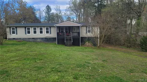 420 E Courthouse Rd, Blackstone, VA 23824