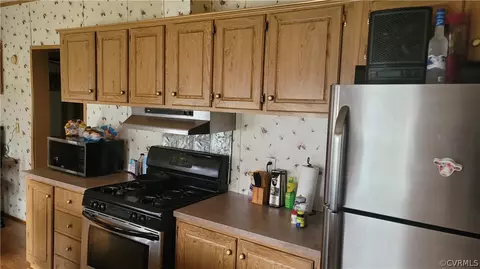 420 E Courthouse Rd, Blackstone, VA 23824 photo 5