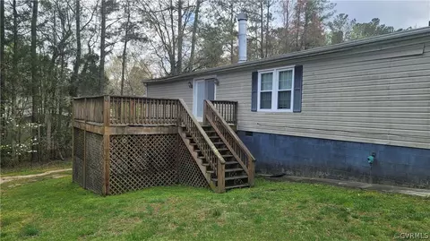 420 E Courthouse Rd, Blackstone, VA 23824 photo 2