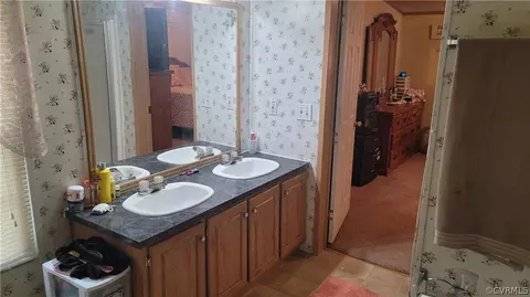 420 E Courthouse Rd, Blackstone, VA 23824 photo 7