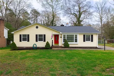 407 Nottingham Dr, Colonial Heights, VA 23834