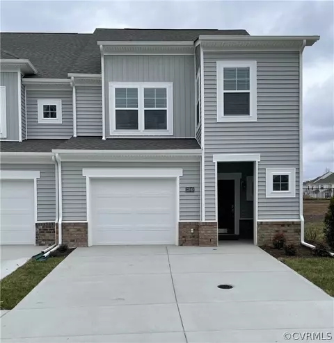 3706 Irby Pond Dr, Midlothian, VA 23112