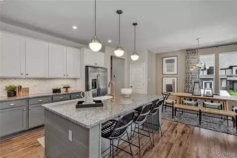3712 Irby Pond Dr, Midlothian, VA 23112