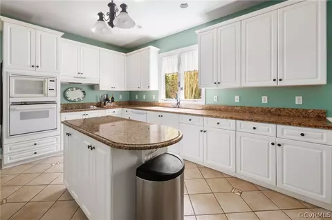 Kitchen - 2689 Kingsmere Dr, Sandy Hook, VA 23153 photo 2 of 4