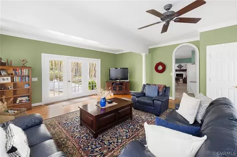 Living - 2689 Kingsmere Dr, Sandy Hook, VA 23153 photo 6 of 7