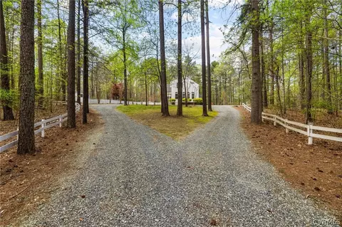 View/Area - 2689 Kingsmere Dr, Sandy Hook, VA 23153 photo 1 of 2