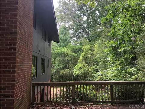 Exterior - 2730 Stratford Rd, Richmond, VA 23225 photo 6 of 13