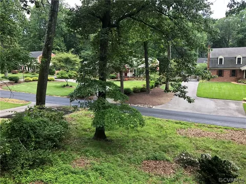 Exterior - 2730 Stratford Rd, Richmond, VA 23225 photo 11 of 13