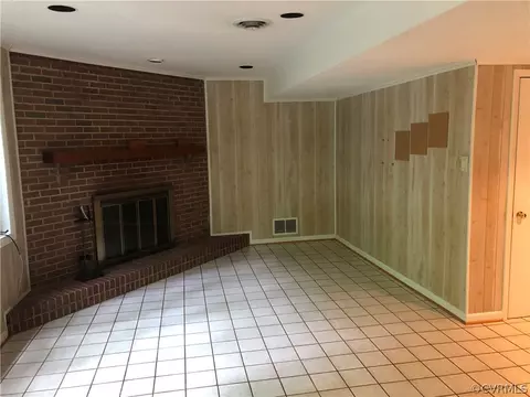 Living - 2730 Stratford Rd, Richmond, VA 23225 photo 10 of 11