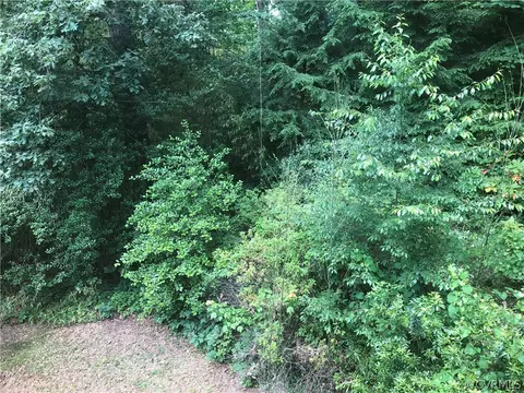 Exterior - 2730 Stratford Rd, Richmond, VA 23225 photo 12 of 13