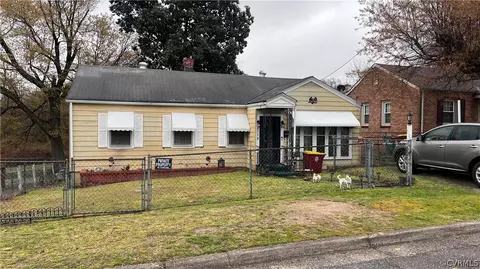 2118 Dupuy Rd, Petersburg, VA 23803