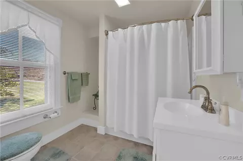 Bath - 20011 Genito Rd, Moseley, VA 23120 photo 2 of 2