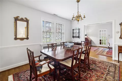 Dining - 4633 Stuart Ave, Richmond, VA 23226 photo 2 of 3