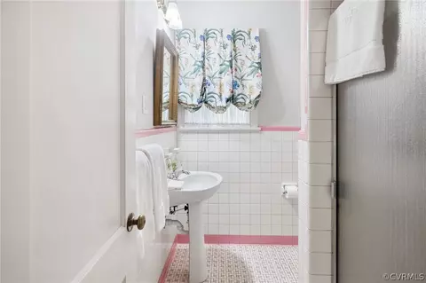 Bath - 4633 Stuart Ave, Richmond, VA 23226 photo 1 of 2