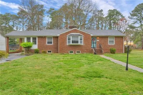 3232 Longstreet Dr, Petersburg, VA 23805