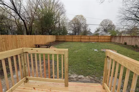 Exterior - 2409 Ingram Ave, Richmond, VA 23224 photo 5 of 8