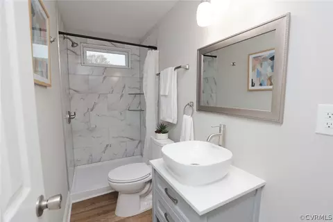 Bath - 2409 Ingram Ave, Richmond, VA 23224 photo 5 of 5
