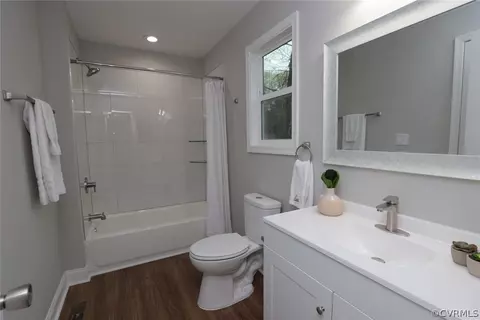 Bath - 2409 Ingram Ave, Richmond, VA 23224 photo 1 of 5