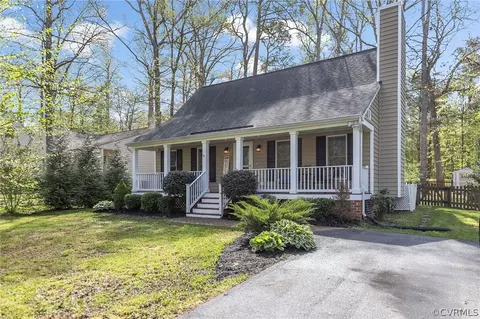 2113 Deer Meadow Ln, Midlothian, VA 23112