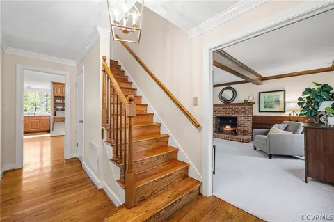 Entry Way - 2421 Wildercroft Rd, Midlothian, VA 23113 photo 2 of 4