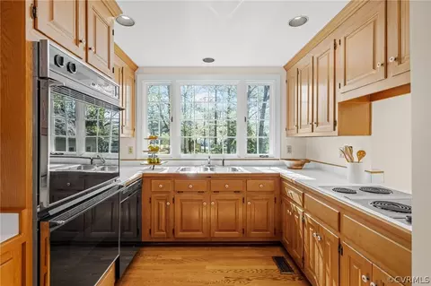 Kitchen - 2421 Wildercroft Rd, Midlothian, VA 23113 photo 2 of 4