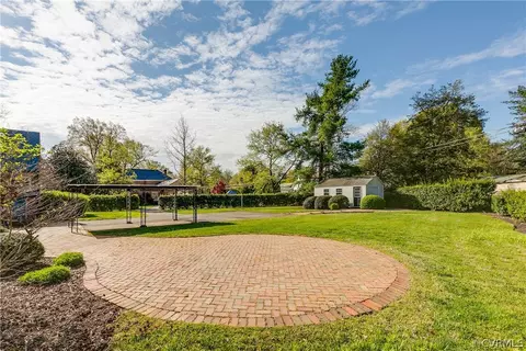 Exterior - 4301 Dover Rd, Richmond, VA 23221 photo 5 of 9