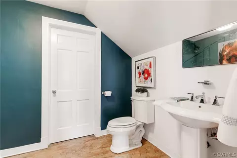 Bath - 4301 Dover Rd, Richmond, VA 23221 photo 6 of 6